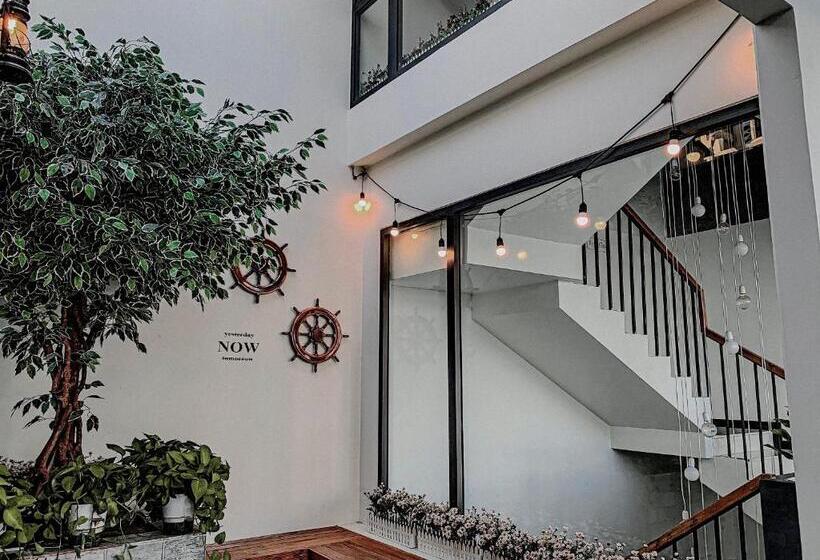 استودیو استاندارد با تخت کینگ, Daisy House