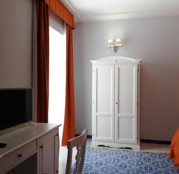 스탠다드 룸, Odysseus