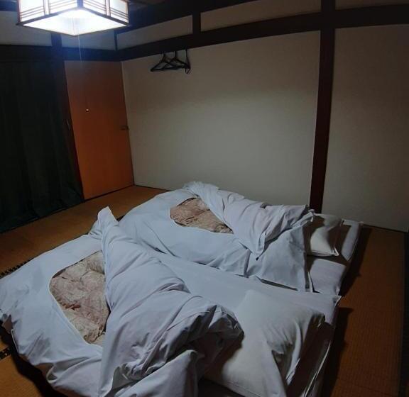 エコノミートリプルルーム, Guest House Komoriya