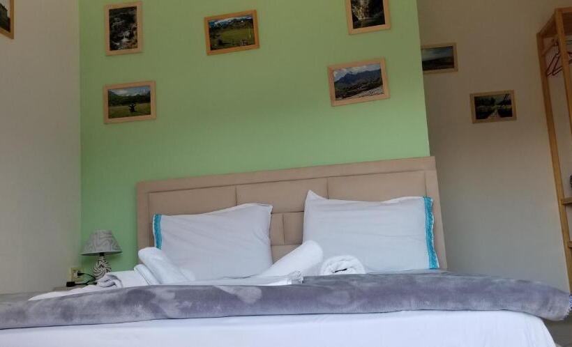 חדר דלוקס עם מרפסת, Keli Guest House& Rafting Adventures