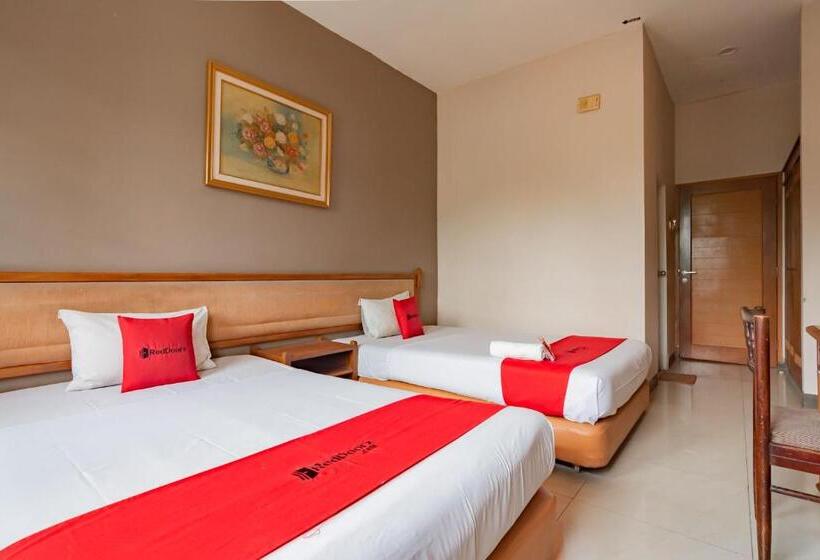 디럭스 룸, Reddoorz Near Institut Teknologi Bandung 2