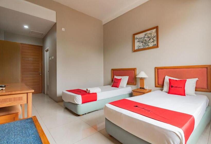 Номер Superior, Reddoorz Near Institut Teknologi Bandung 2