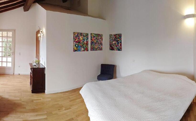 Номер Стандарт с Балконом, Maison Catalina