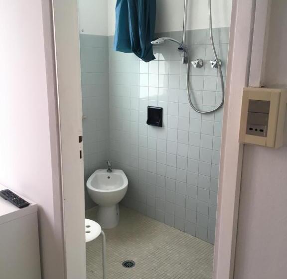 חדר משפחתי, Maddalena