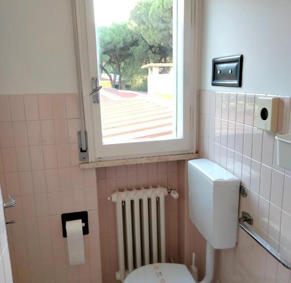 חדר בסיסי לשלושה, Maddalena