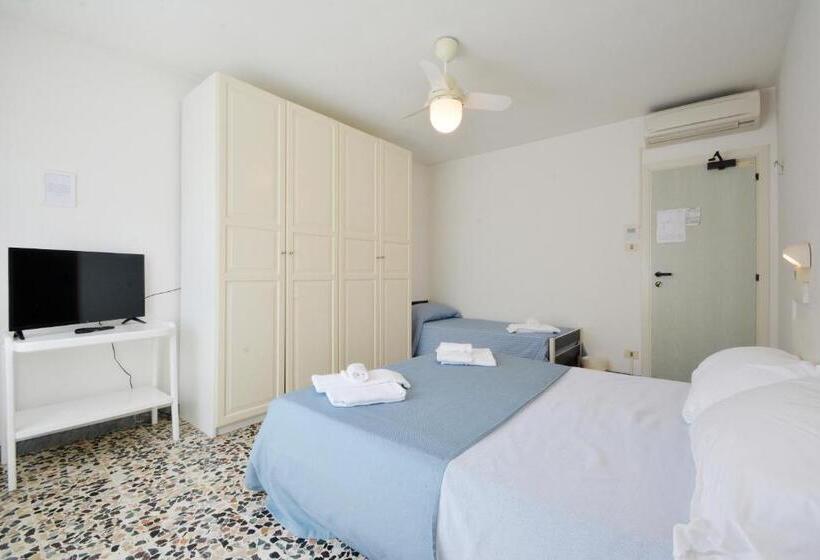 חדר משפתחתי סופריור, Maddalena