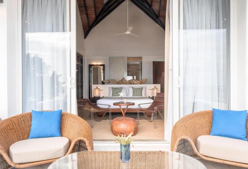 סוויטה עם מרפסת, The Beach House By Reveal