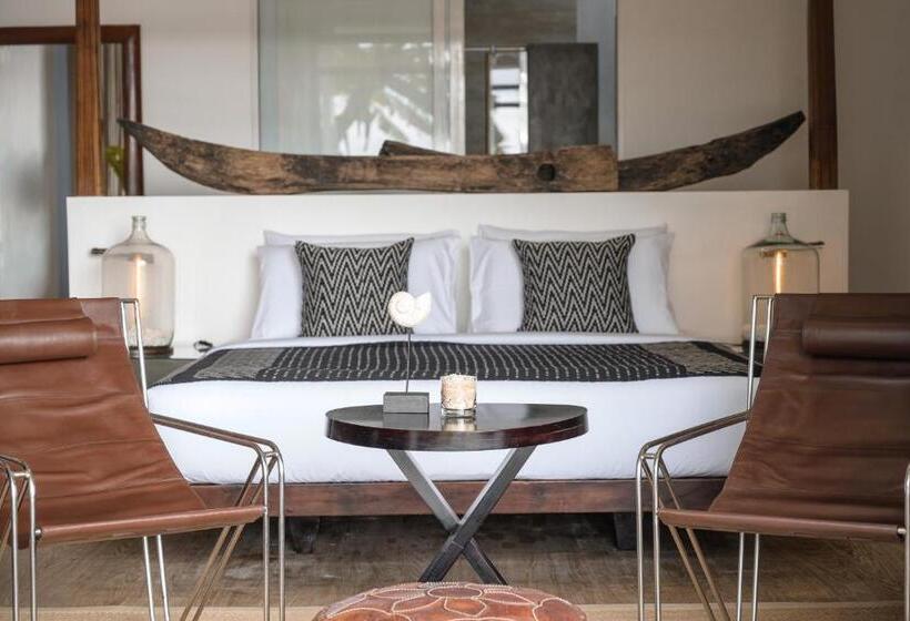 סוויטה עם טרסה, The Beach House By Reveal