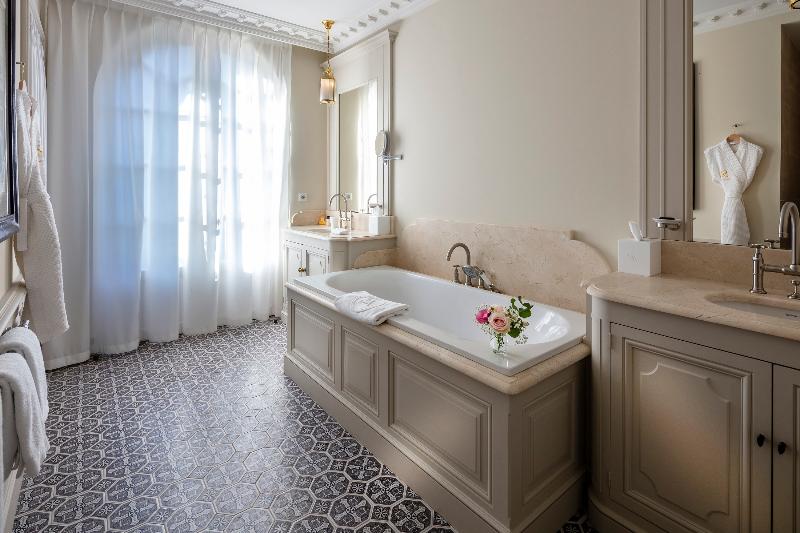 프레스티지 룸, Villa Saintange