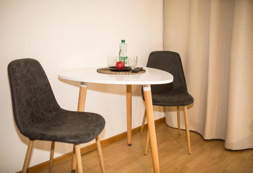 חדר דלוקס, Pension Schüssler