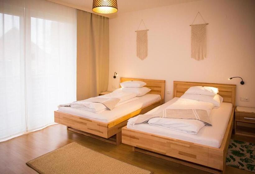 חדר משפתחתי סופריור, Pension Schüssler