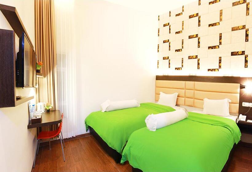 Номер Superior, Emerald