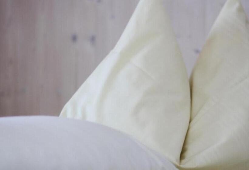 آپارتمان 1 خوابه, Fischerstüberl Attel