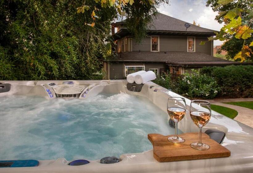 جناح ديلوكس سرير كينج, Inn At The Gorge