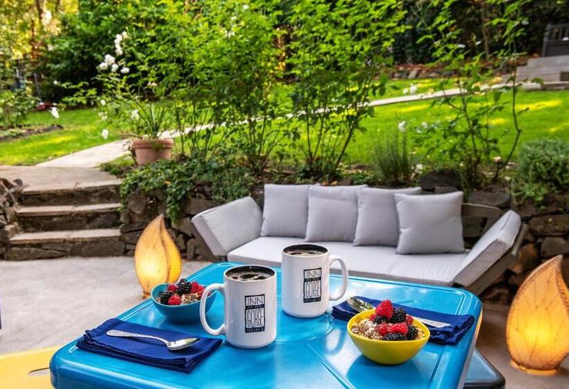 جناح مطلّ علي الحديقة, Inn At The Gorge