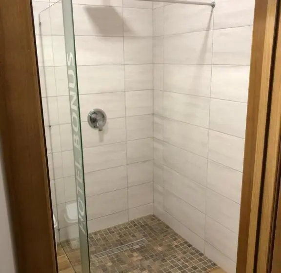 Standard Kolmen Hengen Huone, Bonus