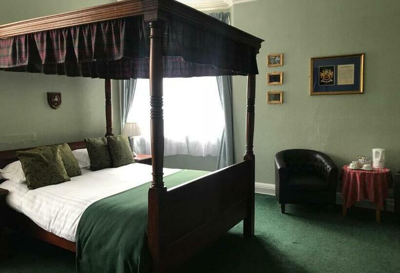 带大床的标准间, Carlton