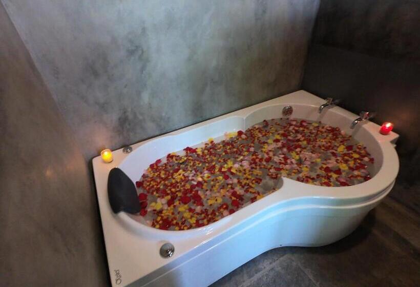 스탠다드 자쿠지 룸, Villa Ecotiva