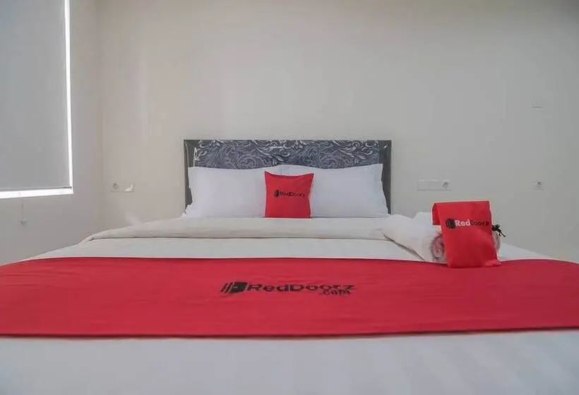 Camera Deluxe, Reddoorz Apartment @ Sentul Tower