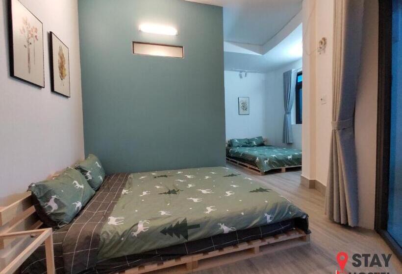اتاق استاندارد چهارنفره با بالکن, Stay Hostel   300m From The Ferry