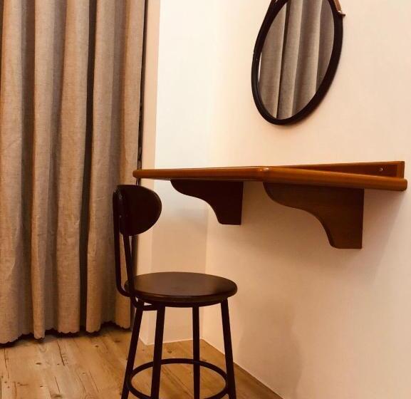 اتاق استاندارد با بالکن, Stay Hostel 300m From The Ferry