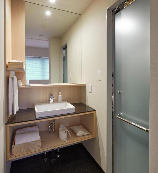 اتاق خانوادگی, Amanek Kanazawa