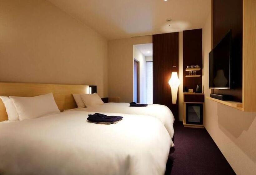 اتاق خانوادگی, Amanek Kanazawa