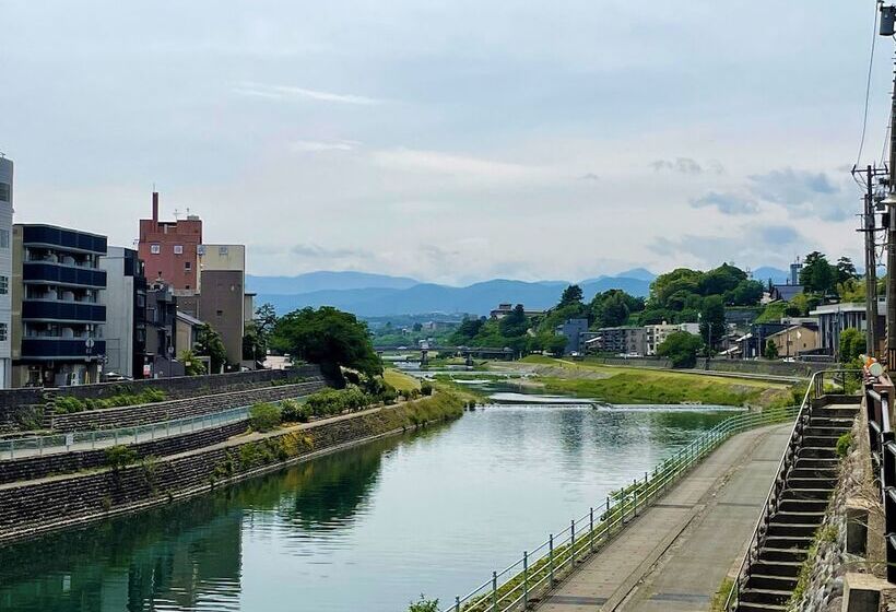 اتاق لوکس سه تخته, Amanek Kanazawa