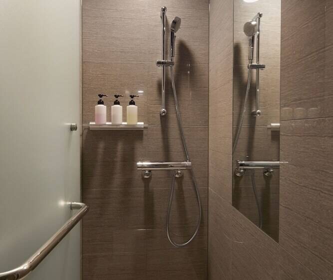 اتاق خانوادگی, Amanek Kanazawa