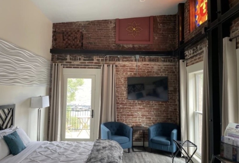 四人标准间, Manhattan Hotel Salida