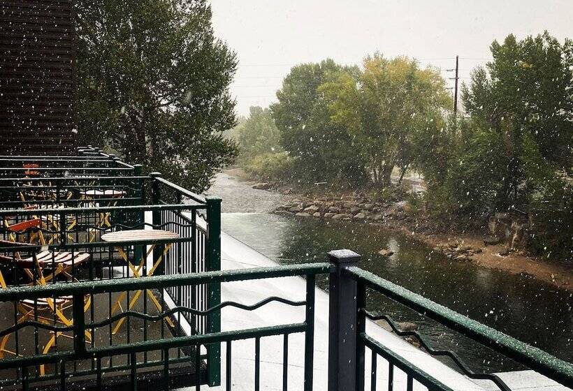 四人标准间, Manhattan Hotel Salida