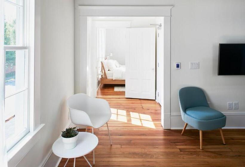 سوئیت با تخت بزرگ, Guest House Raleigh