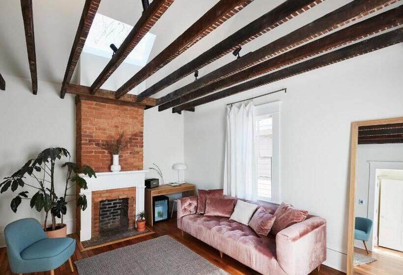 سوئیت با تخت بزرگ, Guest House Raleigh