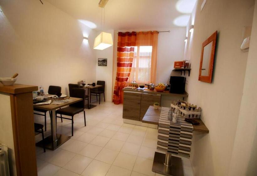 اتاق لوکس با بالکن, B & B La Marmifera