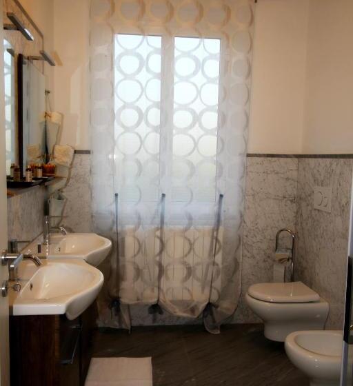 اتاق لوکس با بالکن, B & B La Marmifera