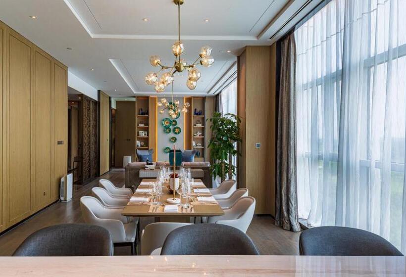 מיטת קינג בסוויטה, Wanda Realm Heshan