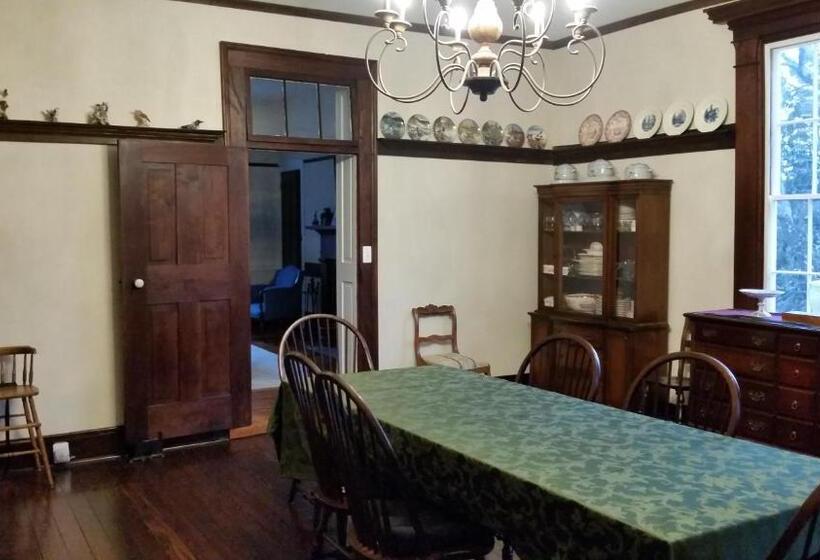 패밀리 룸, Mountain Home Bed & Breakfast