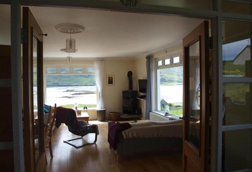 家庭海景房, The Lookout Ardara