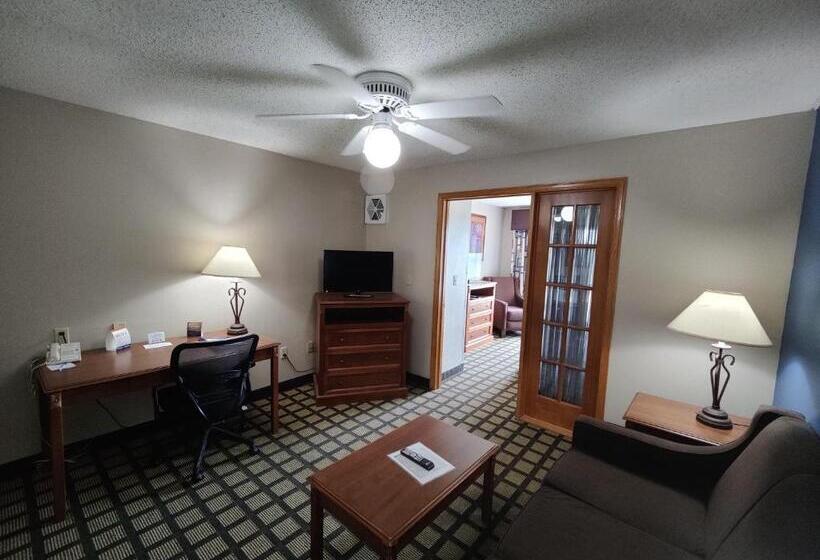 Люкс Кровать Кинг, Baymont By Wyndham Albany