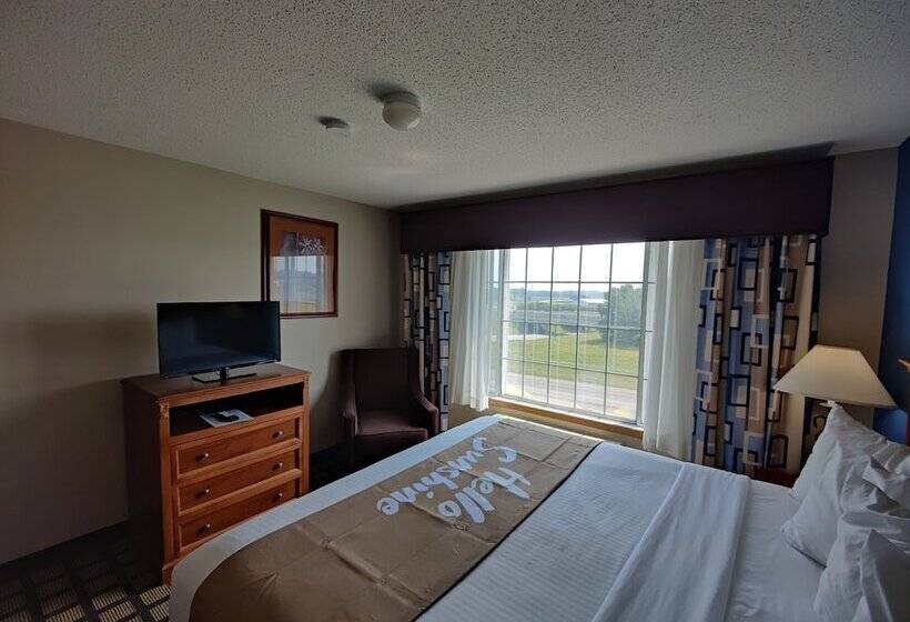 Люкс, Baymont By Wyndham Albany