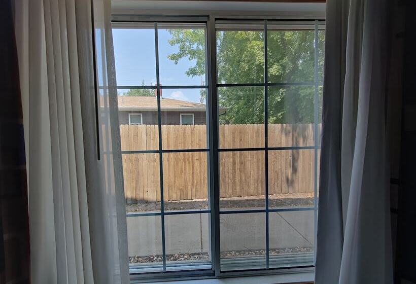 Люкс, Baymont By Wyndham Albany