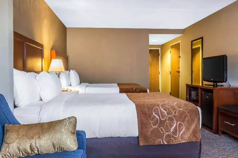 スイート, Comfort Suites Near Casinos