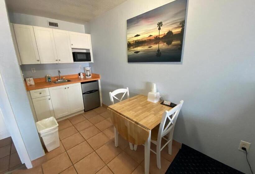 غرفة قياسية مطلّة علي البحر, Coral Sands Inn