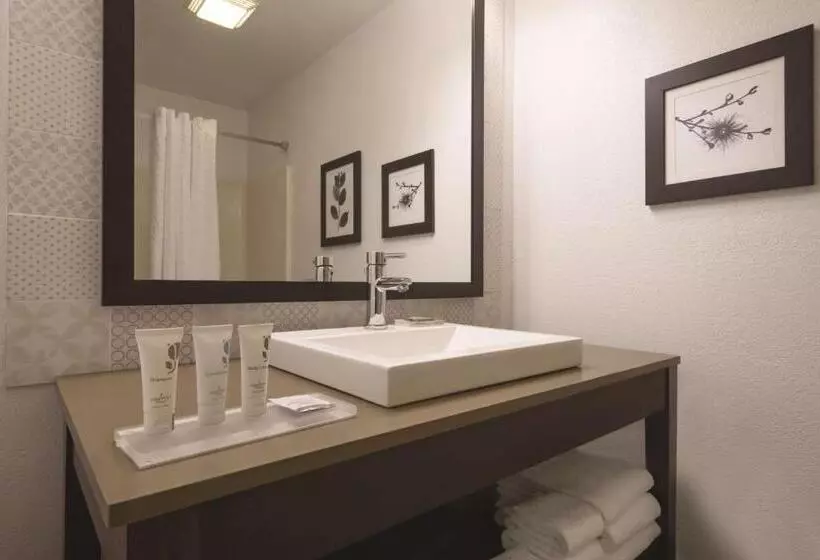 Sviitti, Country Inn & Suites By Radisson, Germantown, Wi