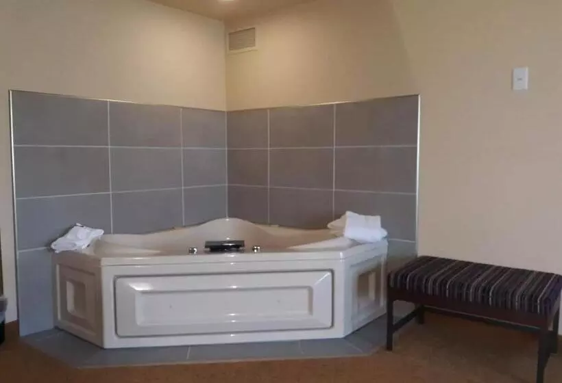 キングサイズベッドのデラックススイート, Country Inn & Suites By Radisson, West Bend, Wi