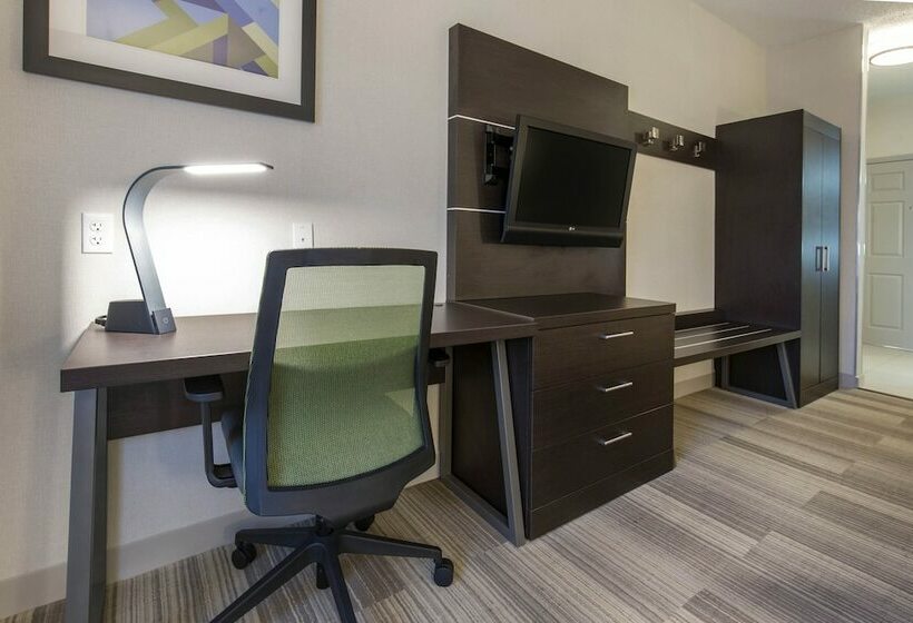 Номер Стандарт, Holiday Inn Express And Suites Chicago West   St Charles, An Ihg