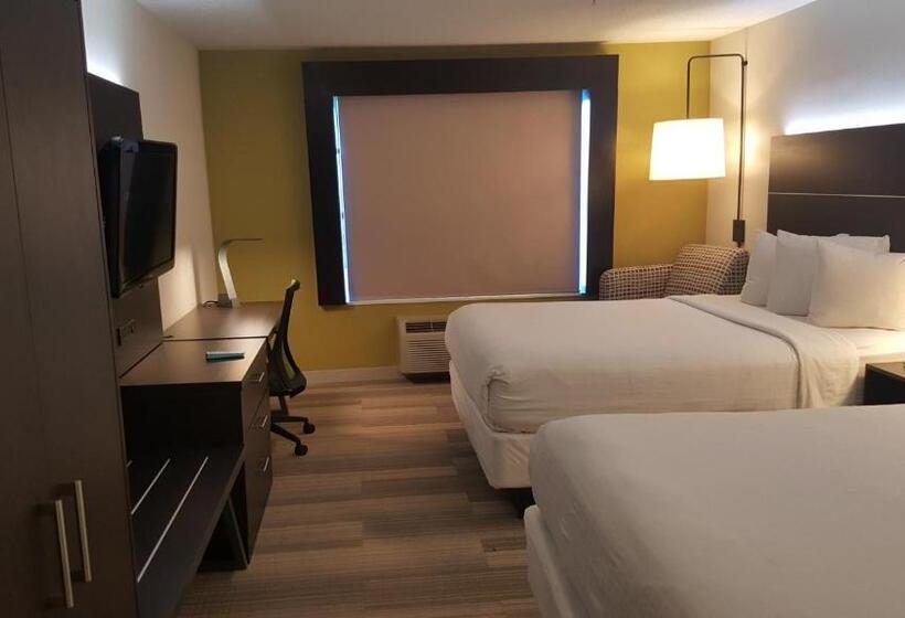 Номер Стандарт Адаптированный для Инвалидов, Holiday Inn Express And Suites Chicago West   St Charles, An Ihg
