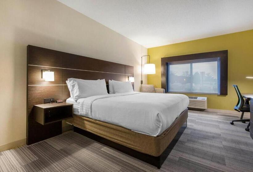 스위트 킹사이즈 침대, Holiday Inn Express And Suites Chicago West   St Charles, An Ihg