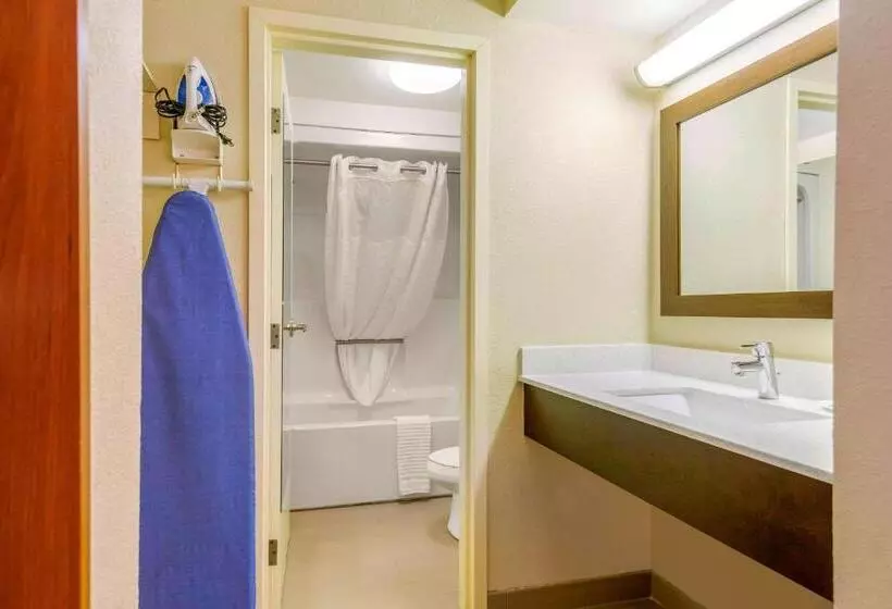 キングサイズベッドのスイートルーム, Quality Inn & Suites Olde Town