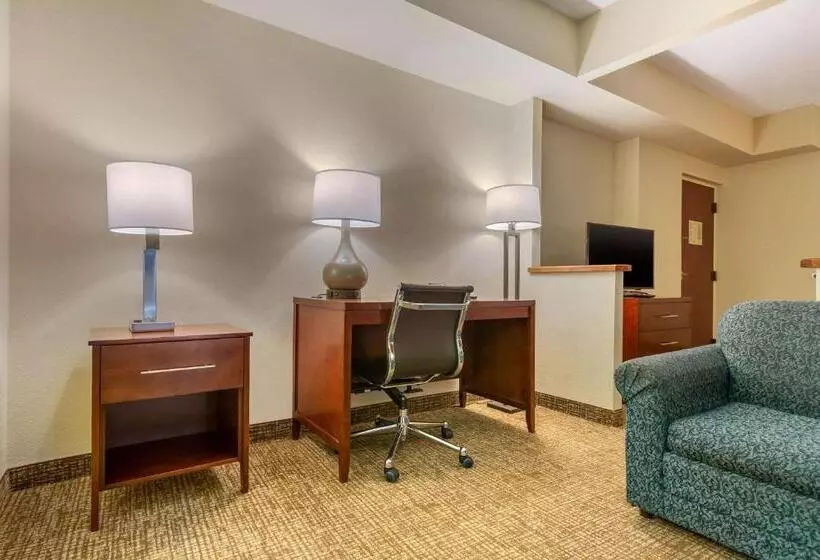 キングサイズベッドのスイートルーム, Quality Inn & Suites Olde Town